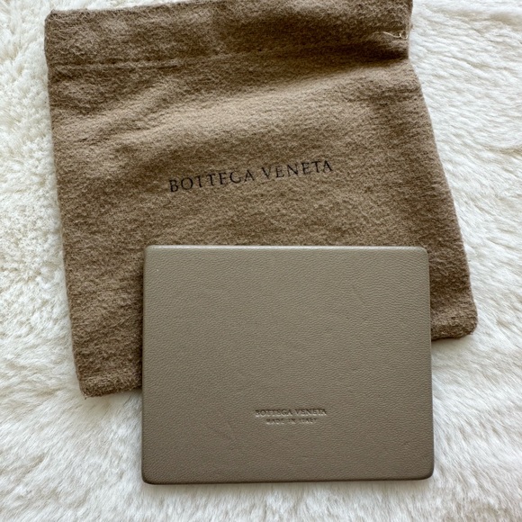 Bottega Veneta Intrecciato Women Tote Bag in Light Grey Authentic - Picture 14 of 16